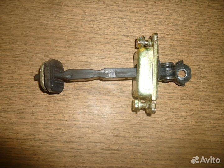 Ограничитель левой передней двери Chery Fora (A21)