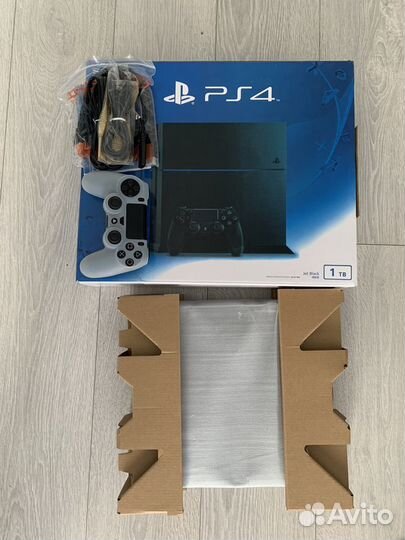 Sony playstation 4 PS4 500gb cuh-1215a