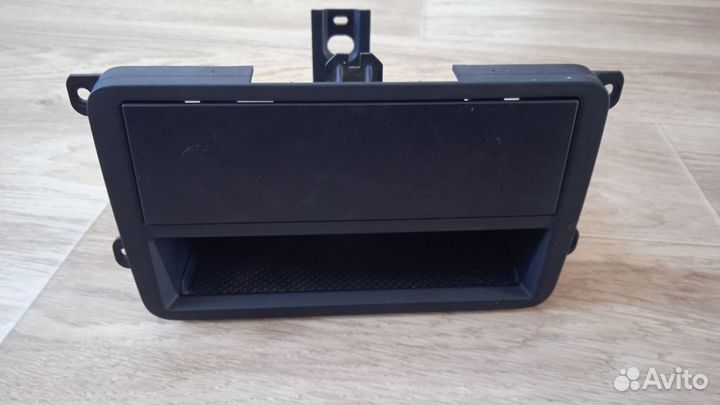 Заглушка магнитолы vw polo