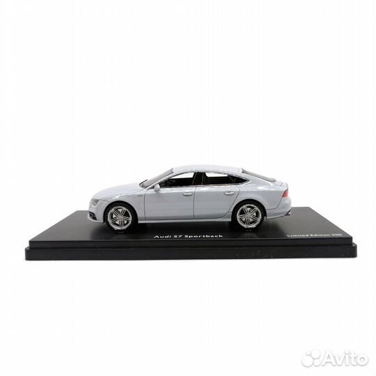 Модель автомобиля Schuco Audi S7 Sportback 1:43