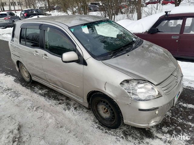 Toyota Raum 2003