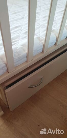 Детская кровать качалка с маятником и ящиком