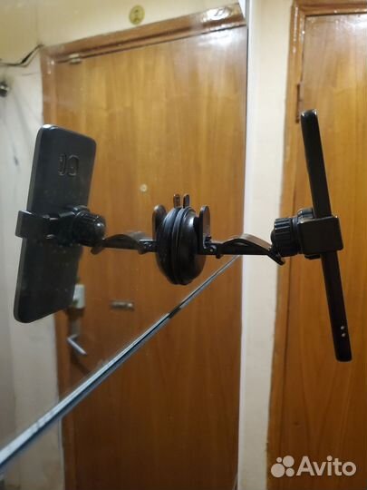 Держатель для телефона в машину