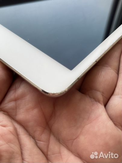 iPad mini 4 - на запчасти