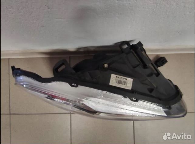 Volvo XC60 I рестайлинг фара передняя правая