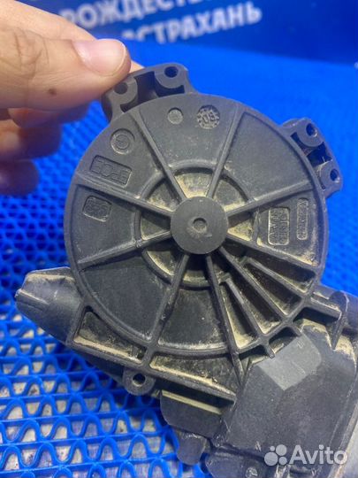 Моторчик стеклоподъемника Renault Logan 1 седан