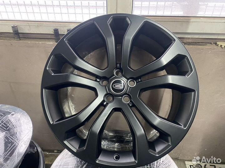 Оригинальные диски на Land Rover Defender R22