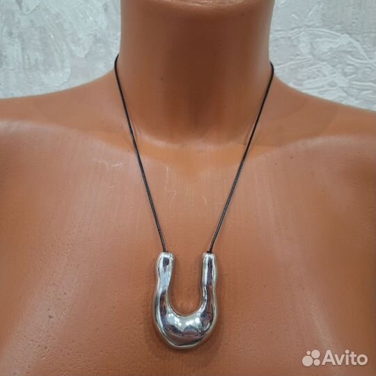 Колье кулон на шнурке