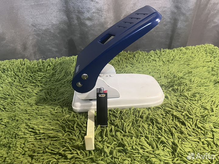 Дырокол большой офисный