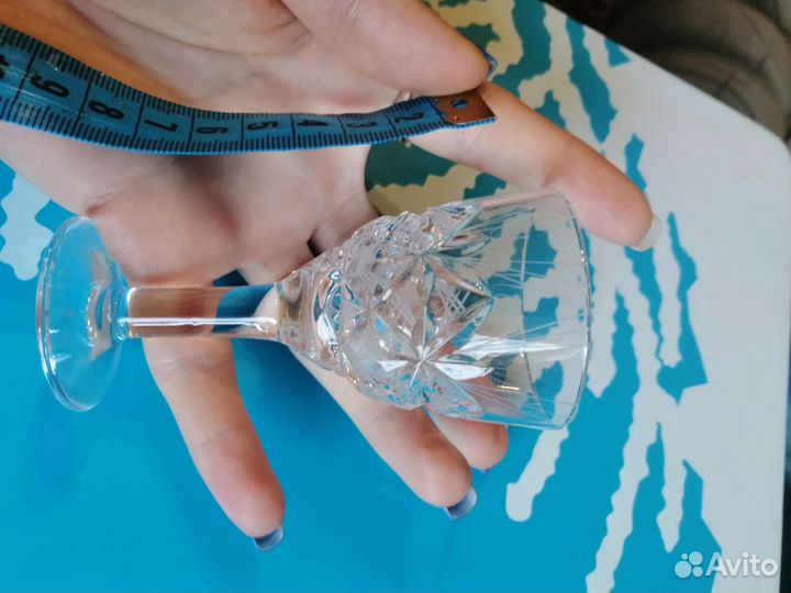 Хрустальные рюмки на ножке 