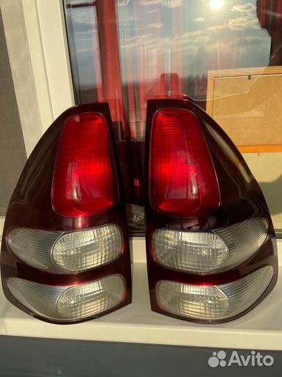 Задние оригинальные фонари Toyota Prado 120