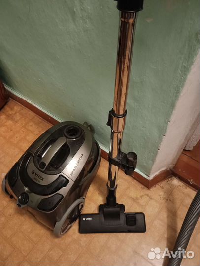 Пылесос Vitek vt1800