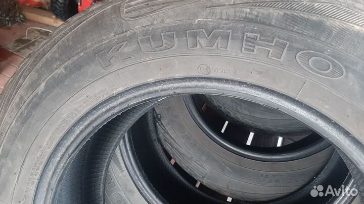 Kumho Road Venture APT KL51 225/65 R17 102