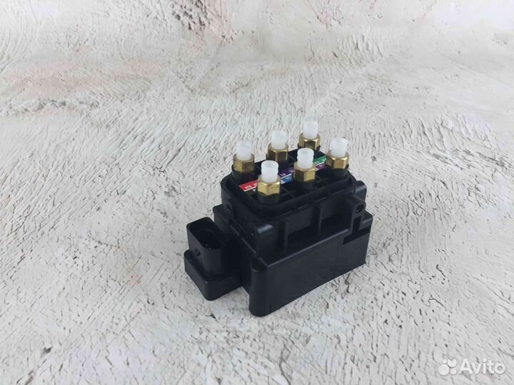 Блок клапанов Volkswagen Touareg I GP