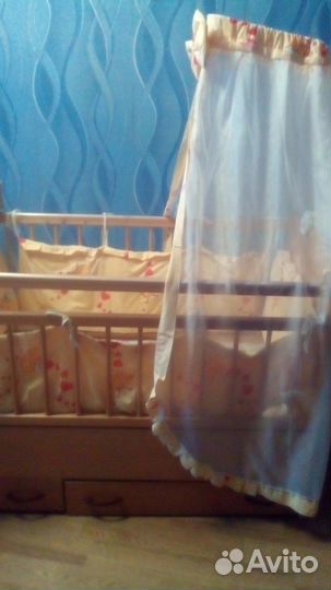Детская кроватка