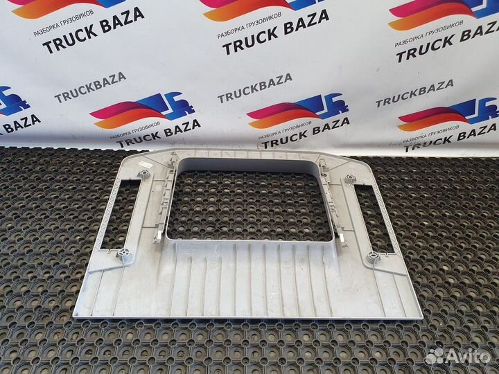 Накладка люка Renault T