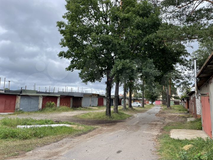 Гараж, > 30 м²