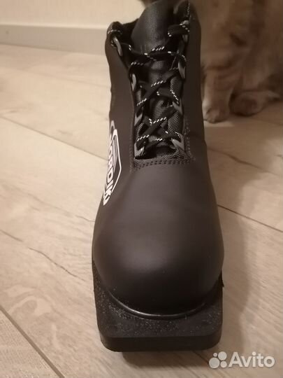 Лыжные ботинки классические