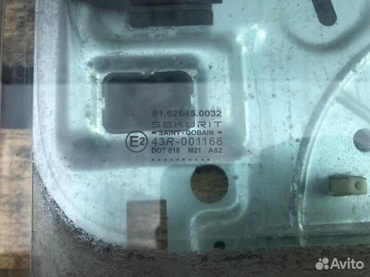 81626450032 Стеклоподъемник правый со стеклом Man