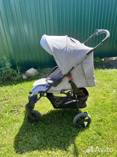 Коляска прогулочная
