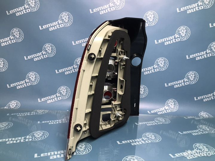 Фонарь задний правый Opel Zafira B