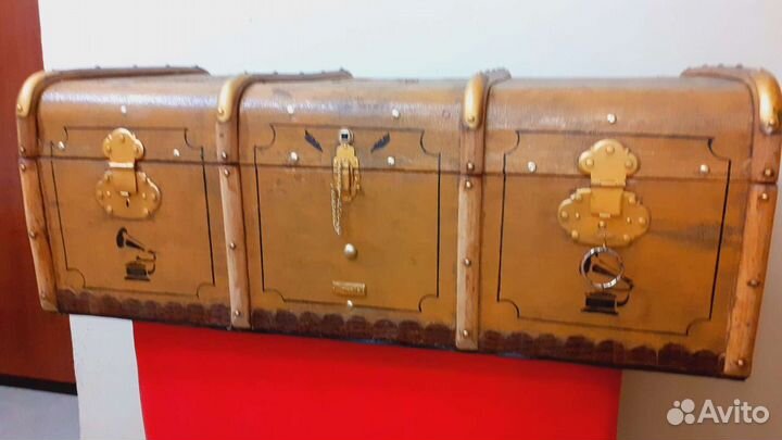 Чемодан 1908год с патифоном. Телефон - 1960год