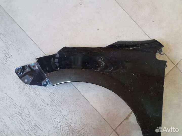 Крыло переднее левое Toyota Corolla E160 E180