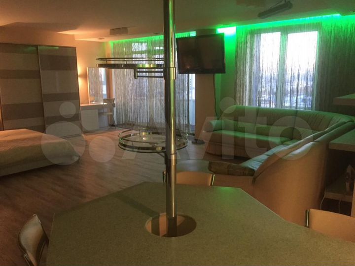 2-к. квартира, 104,2 м², 18/27 эт.