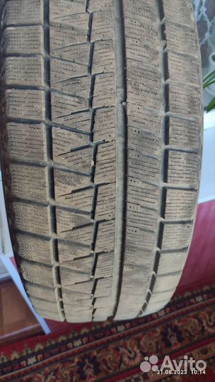 Bridgestone Blizzak Revo GZ 21.5/55 R17