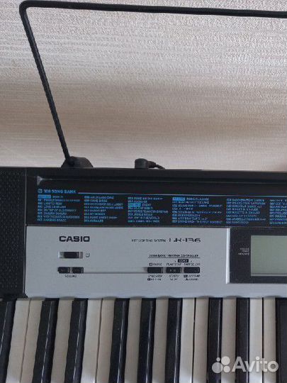 Синтезатор casio lk-136 на стойке