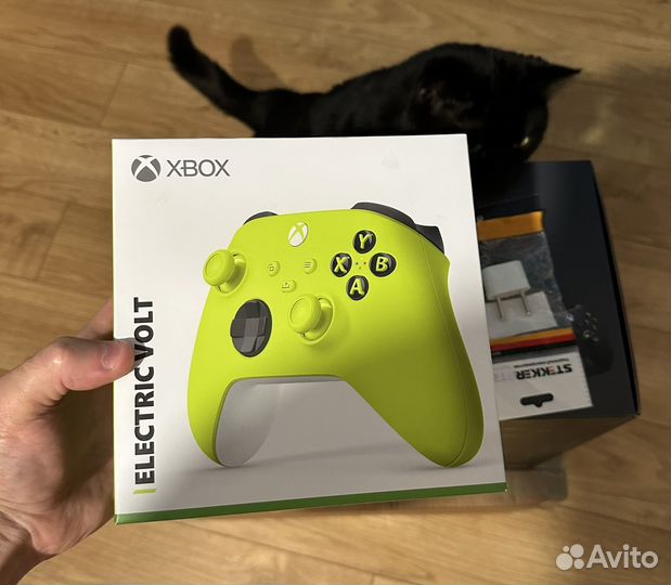 Microsoft Xbox Series X + 2 геймпад новая