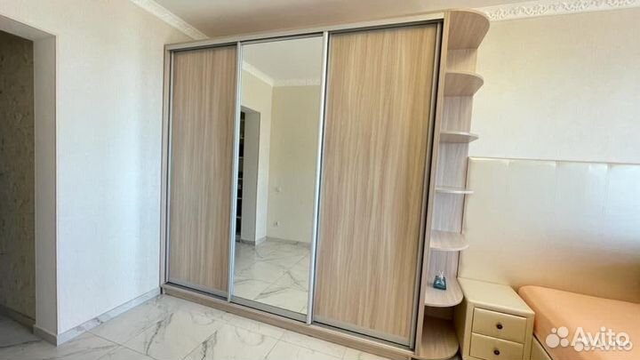 Шкаф купе с зеркалом