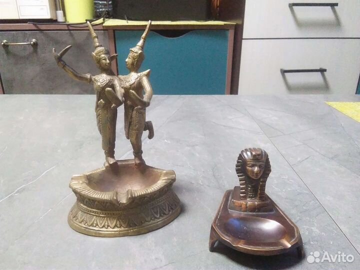 Статуэтки бронзовые