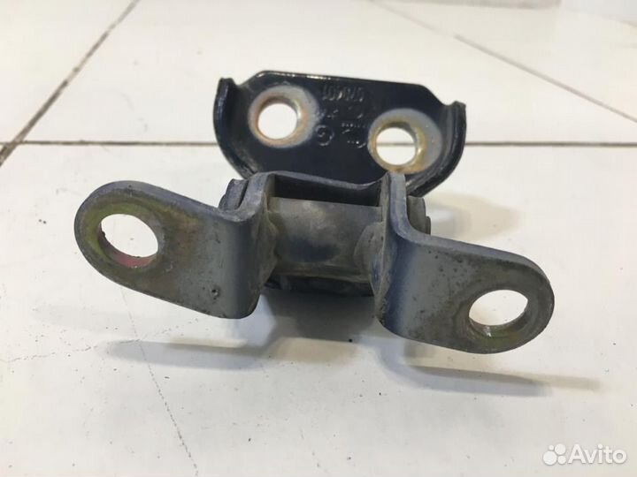 Петля двери задней правой нижняя Great Wall Safe G