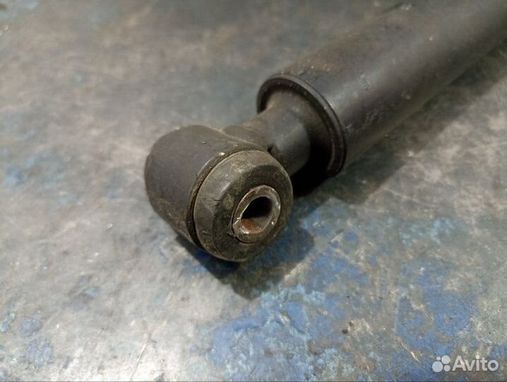 Амортизатор передний Chrysler Crossfire