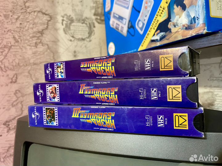 Видеокассеты Назад в Будущее