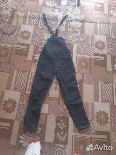 Продам джинсовый комбинезон на девочку подростка