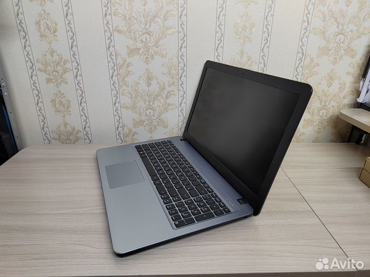 Ноутбук Asus 15.6/ 3.1gHz/ SSD 256/ Ram 8gb