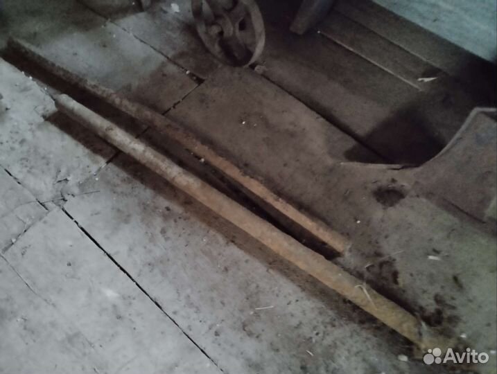 Конный плуг, окучник, лом