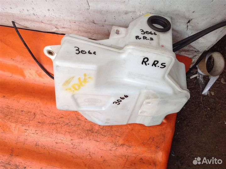 Бачок омывателя в сборе с моторами Land Rover RAN