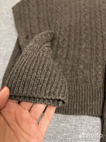 Свитер женский с косами