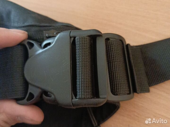 Барсетка, бананка через плечо