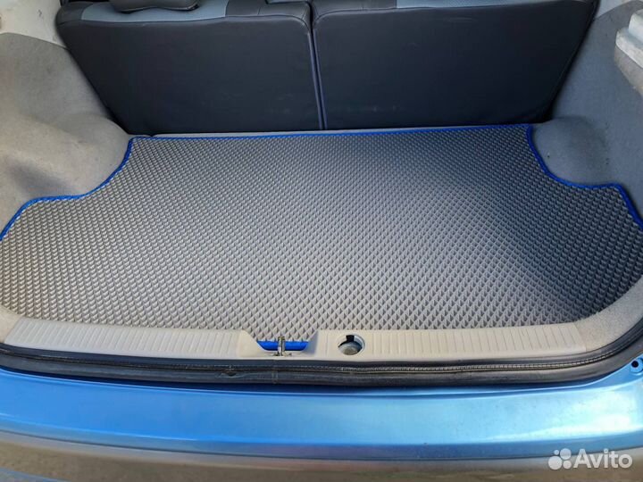 Автомобильные коврики для Toyota Ipsum 10-15