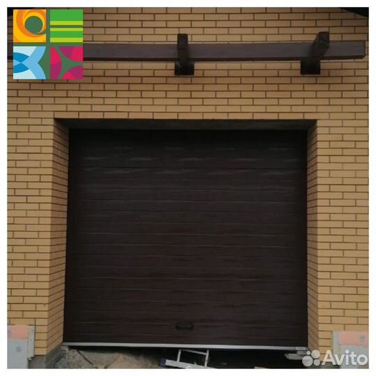 Секционные ворота для гаража alutech
