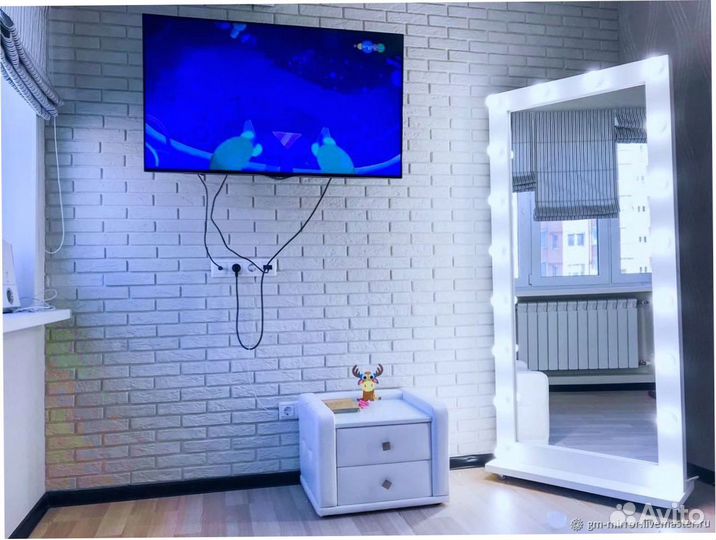 Зеркало с лампочками