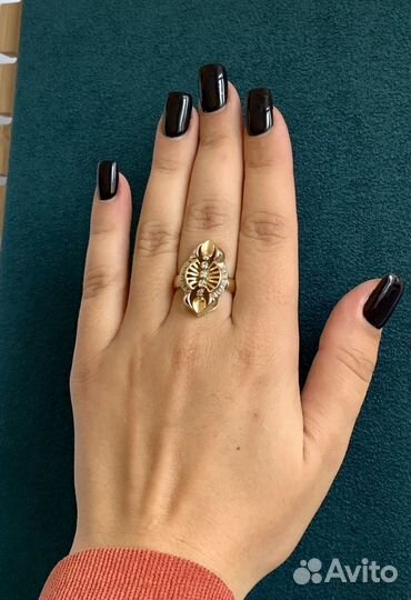 Золотое кольцо с бриллиантами 583 