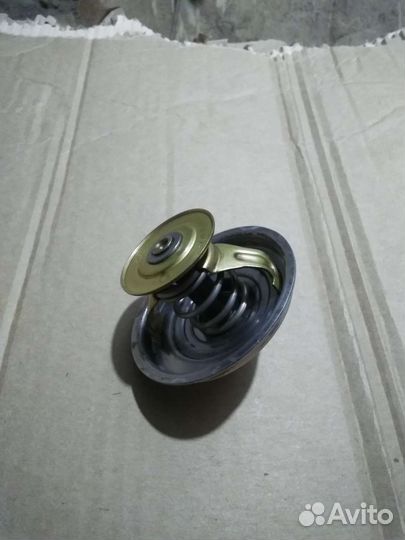 Термостат на Volvo 240 740 850 940 2.4D