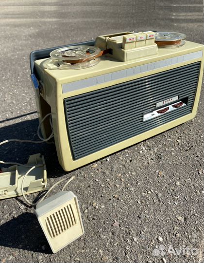 Катушечный звукозаписывающий магнитофон Siera