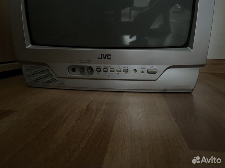 Телевизор б/у JVC