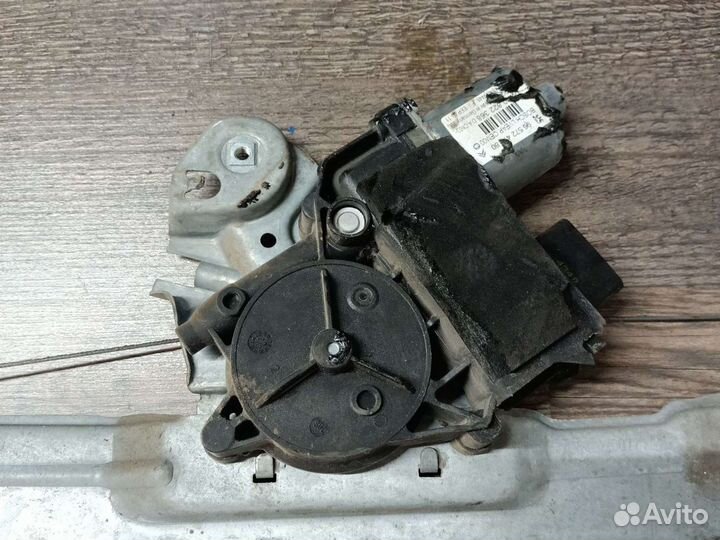 Стеклоподъёмник передний левый Пежо 308